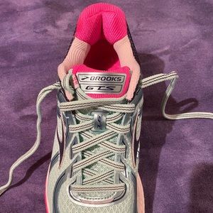 Brooks Adrenaline 16